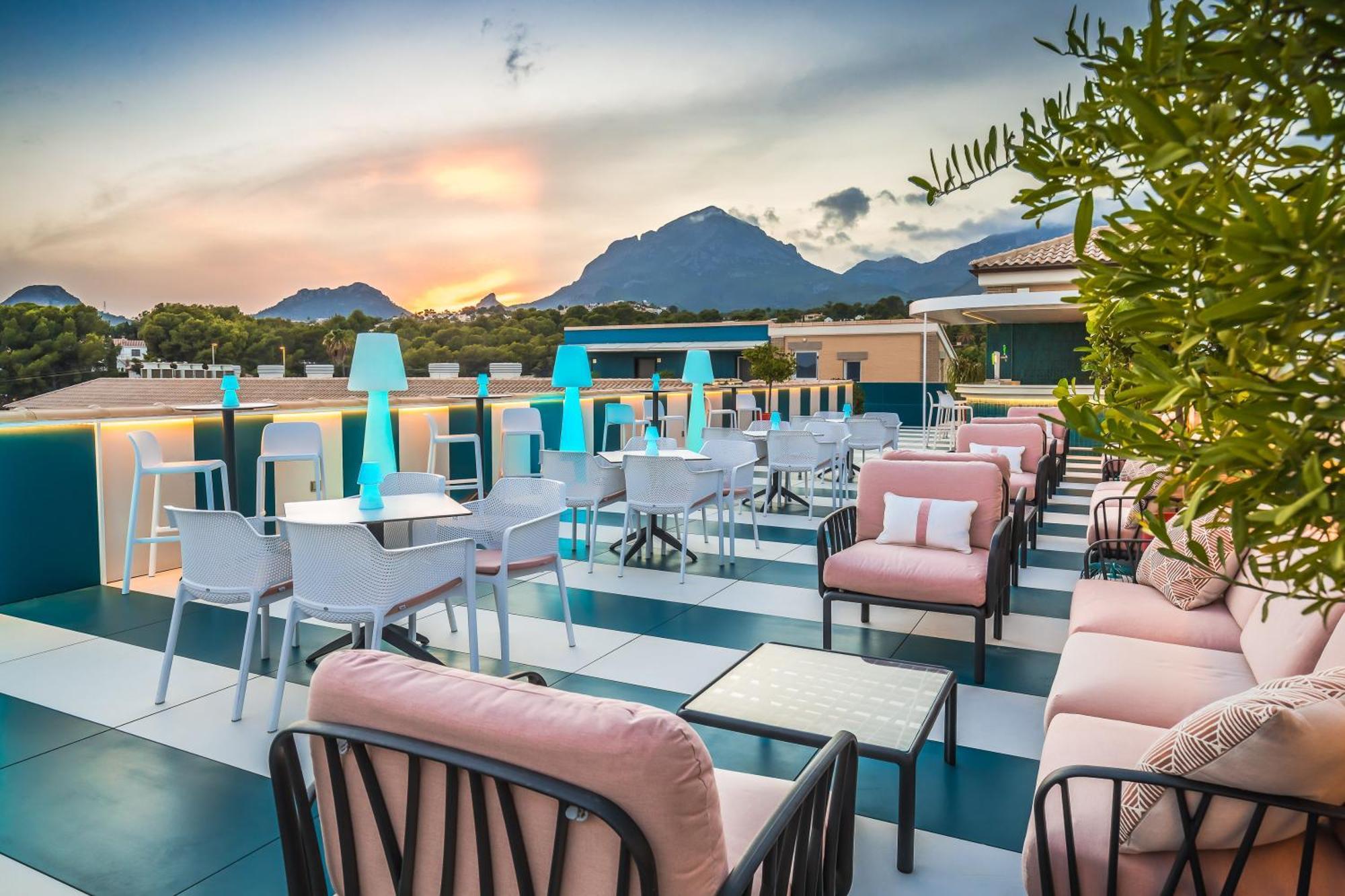 Barcelo La Nucia Palms 호텔 외부 사진 The hotel's rooftop bar